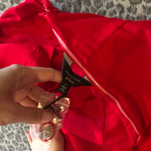 Chrissy Teigen Revolve collaboration dress 👗 - Picture 6 of 8